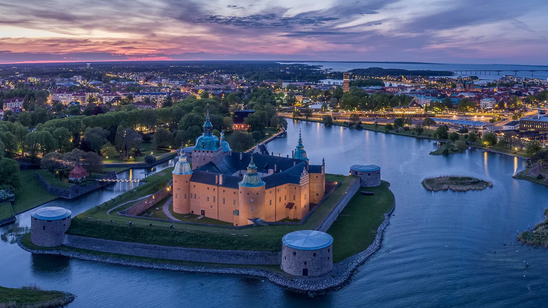 Bilden visar en helikopterbildfpå kalmar stad